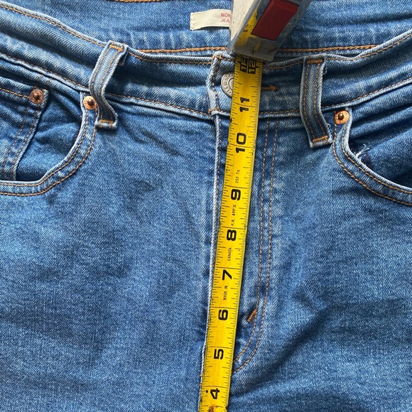 Levi’s Mom Jean - Picture 7 of 8